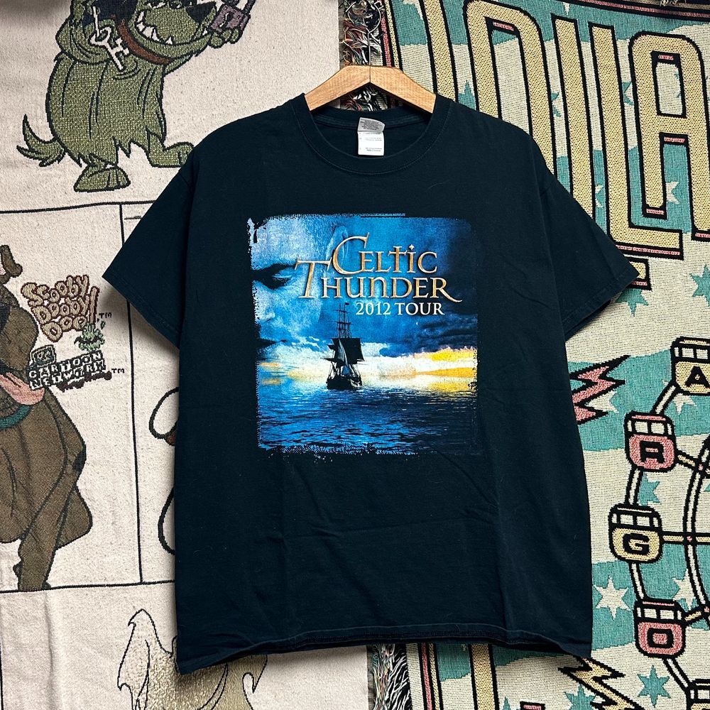 2013 Celtic Thunder Band Tour Shirt